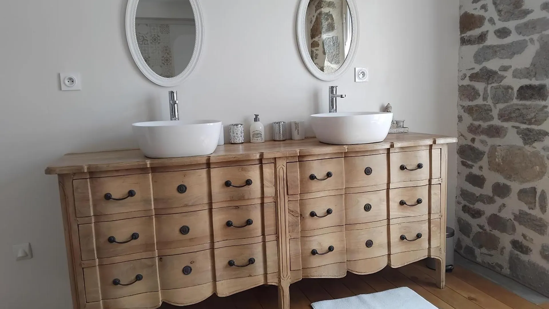 Spacious 3 Bedroom House 250M From Saint-Suliac'S Beach בית נופש